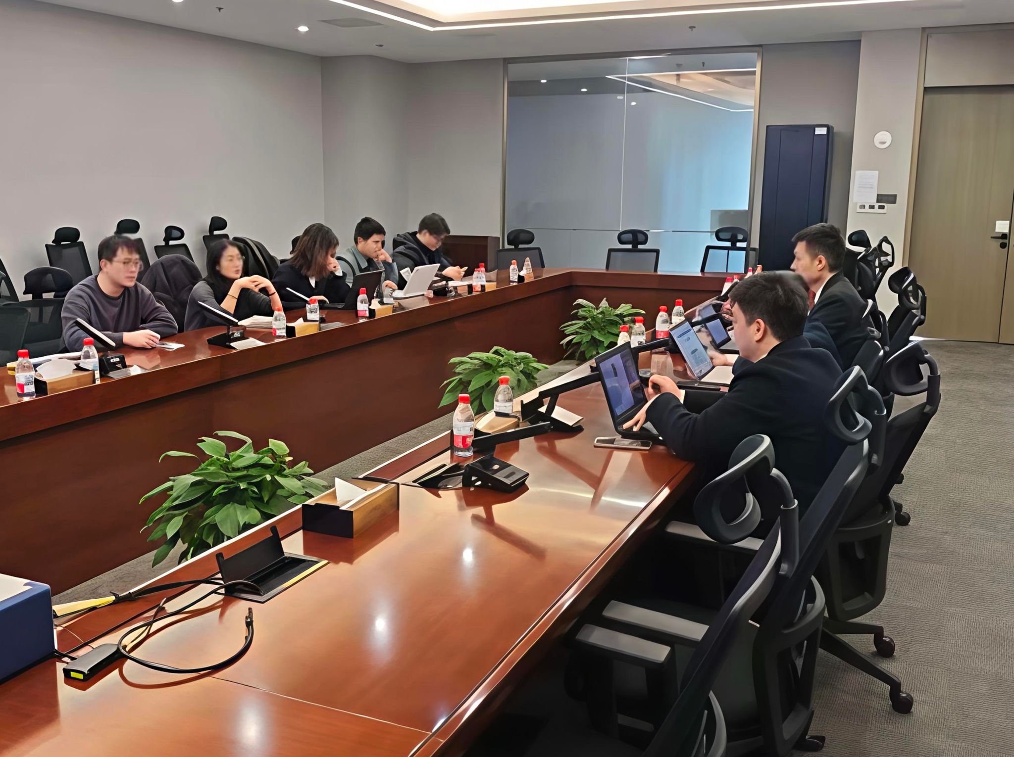 必威阿森纳潘恒教授一行赴河南牧原集团调研